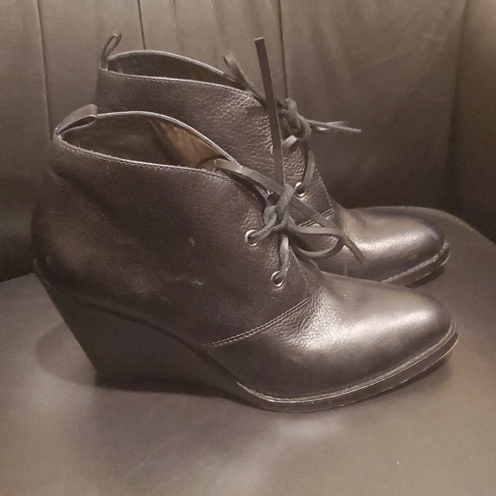 COLE HAAN Balthasar Chukka‎ Leather Wedge Ankle Boots - Size 8 1/2